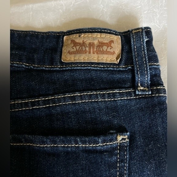 Levis 518 superlow bootcut  Size 13M/31 Color Blue for women’s - Picture 13 of 16